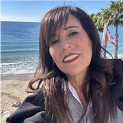 Profesional del sector, con Emilia experiencia y formación.